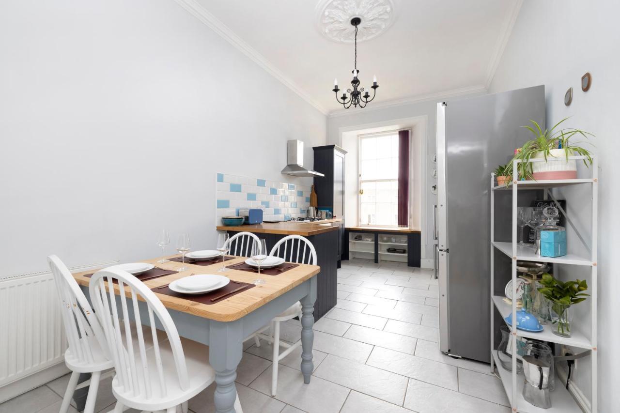 Altido Glamorous 2-Bed Flat Near Edinburgh Castle Kültér fotó